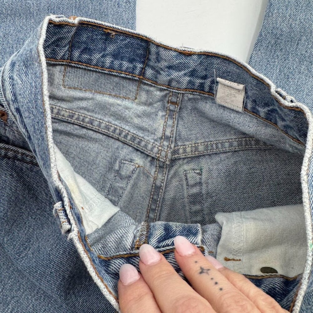 Vintage Levi's 550 Relaxed Fit Tapered Leg Jeans - Size 2 Petite - Picture 7 of 15